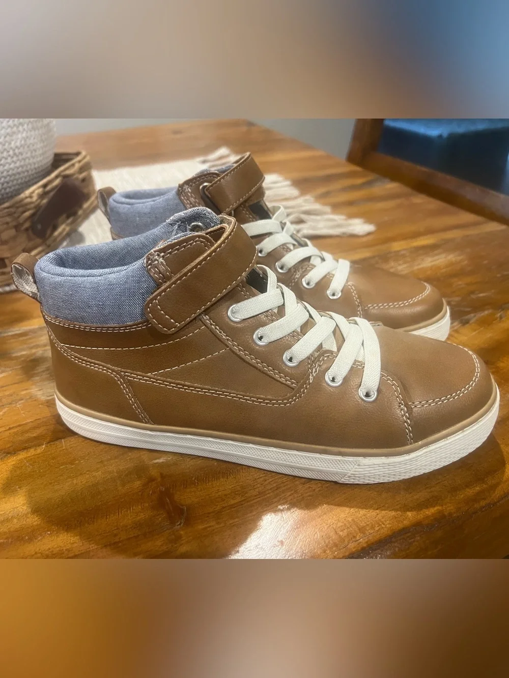 NWT Velcro The Children's Place Boys Tan Faux Leather Hi-Top Sneaker Boots Sz 4